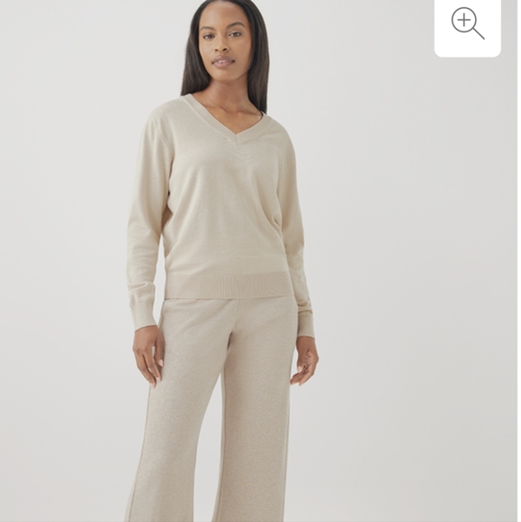 V Neck Pact Sweater - Picture 5 of 6